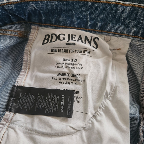 BDG Anika Ultra-Wide Leg Column Jean - Picture 6 of 9